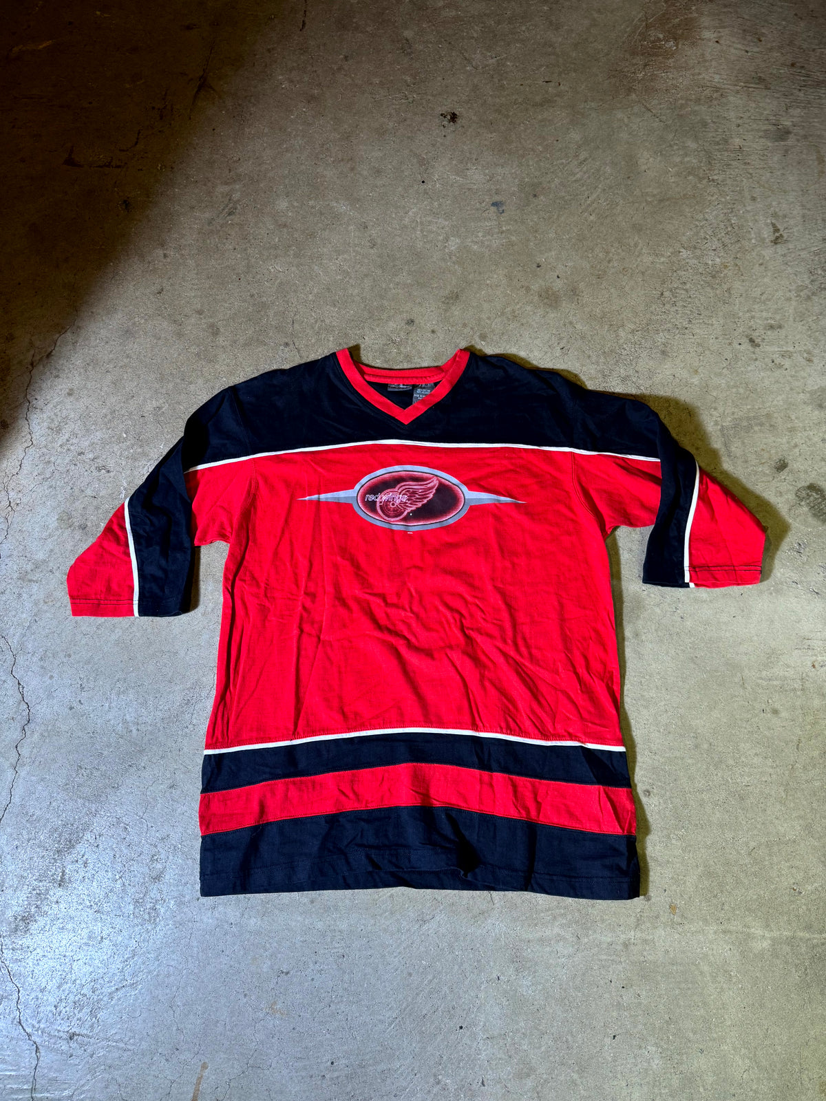 Detroit Red Wings Raglan Style Shirt-L